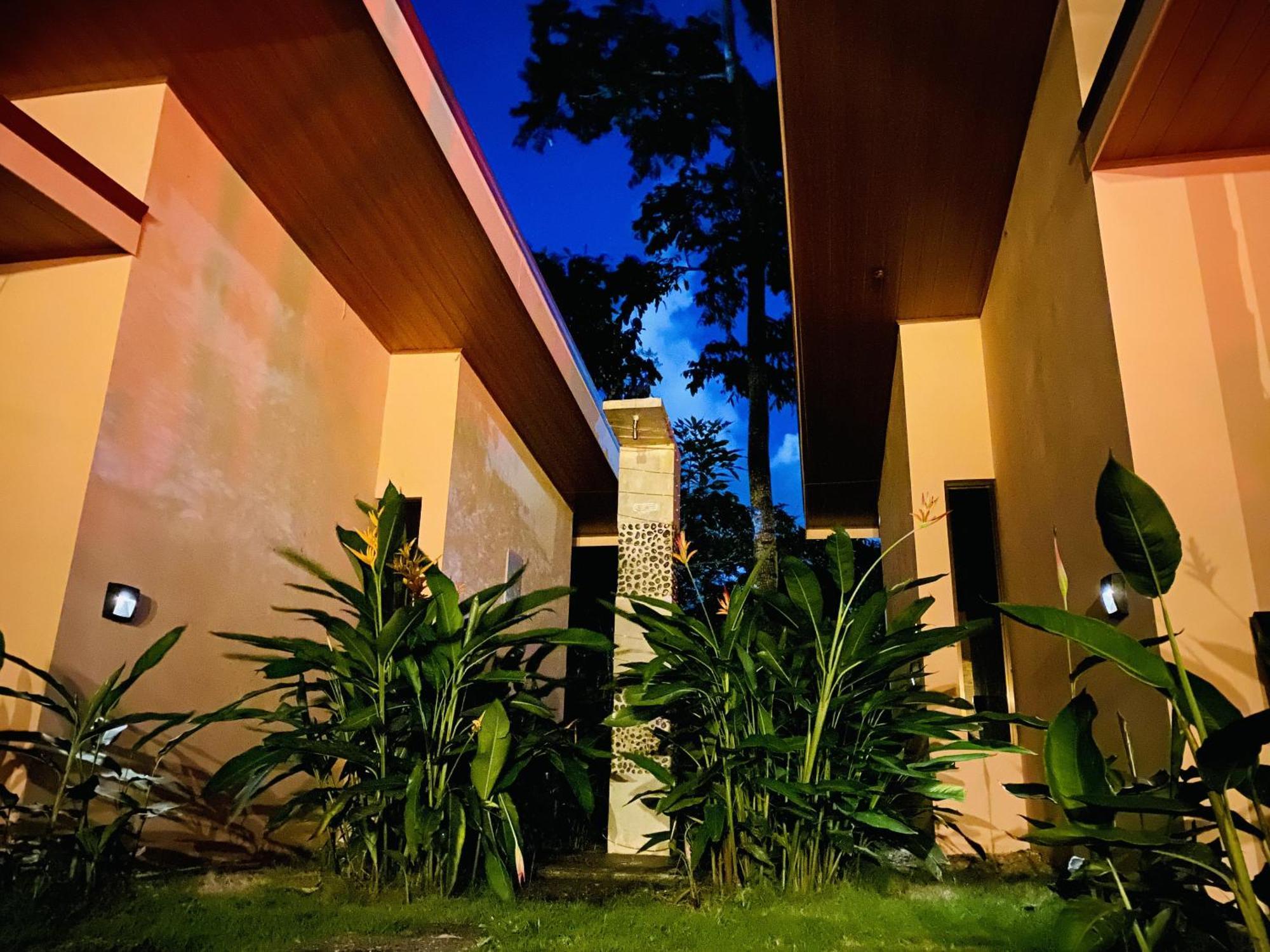 Brahman Bungalows On Pavones Point Стая снимка